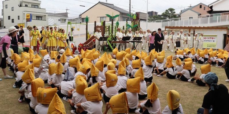 Japanese kids during disaster prevention training at school