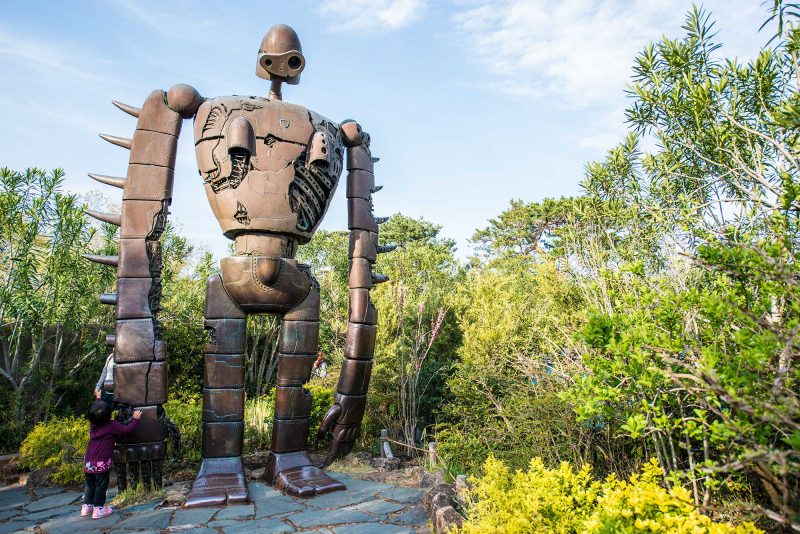 Robot sur le toit du musée Ghibli