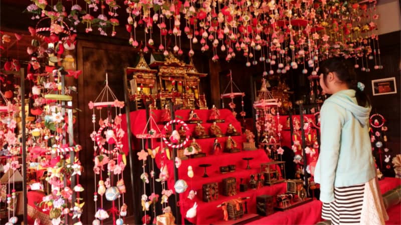 hina matsuri altar