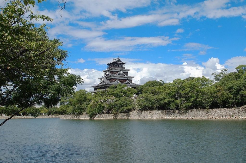 Hiroshima castle by the Motoyasu River