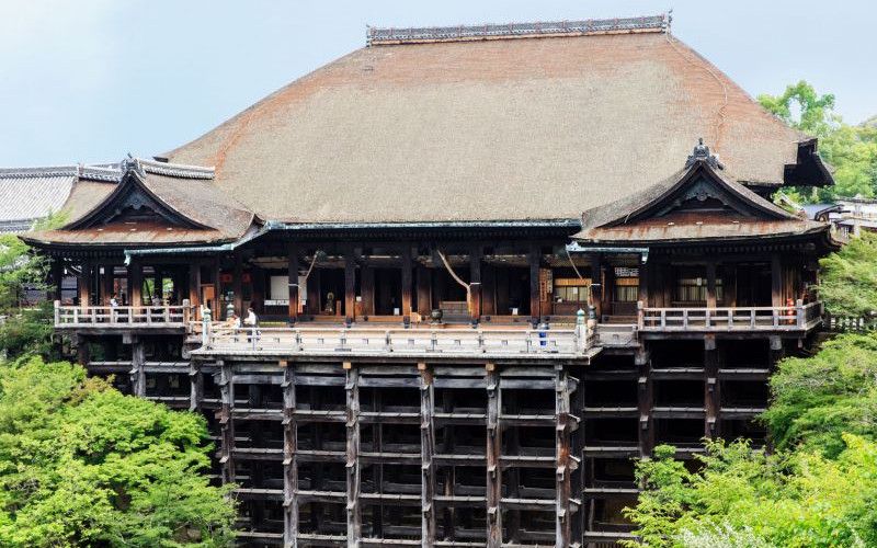 Terrasse en bois du temple Kiyomizu-dera