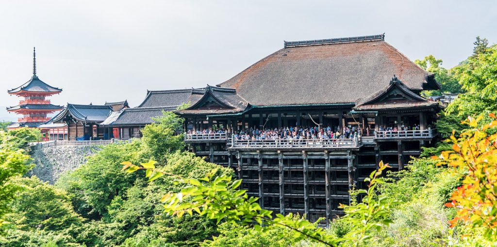 Kiyomizu-dera est l'un des temples les plus populaires du Japon