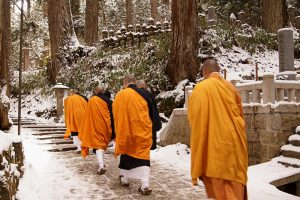 Monjes budistas del Koyasan