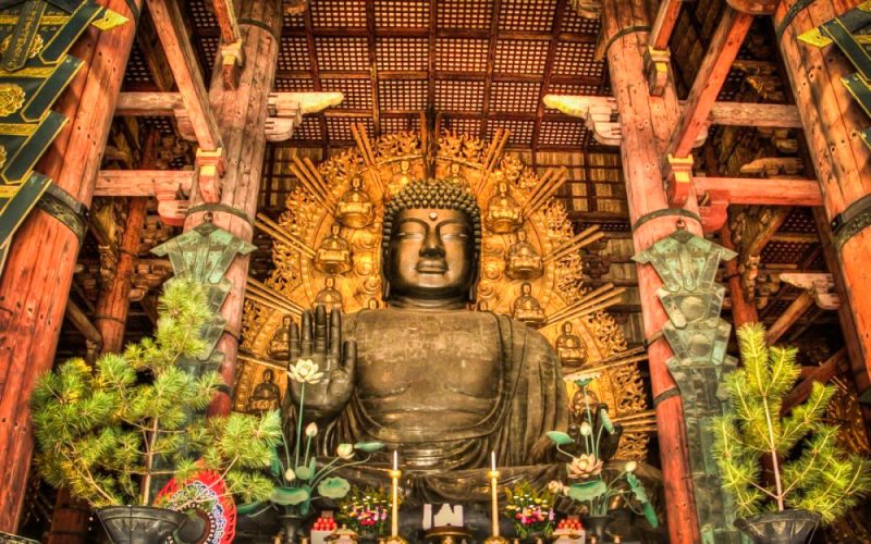 El gran Buddha en el templo Todai-ji en Nara