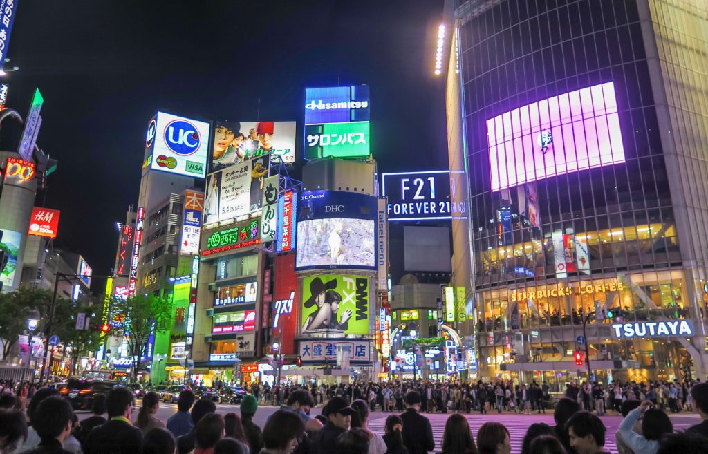 Carrefour de Shibuya en soirée